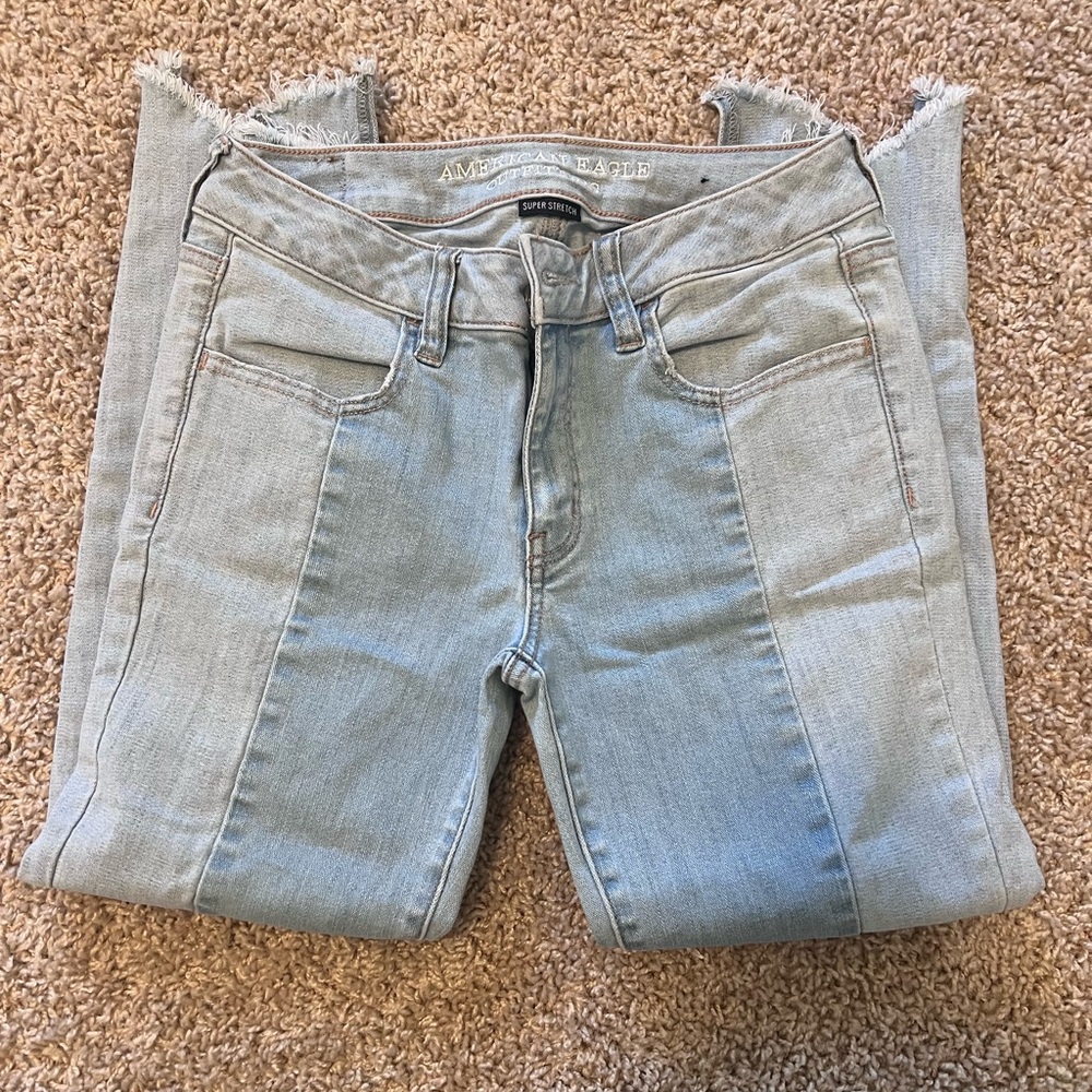 AMERICAN EAGLE JEANS